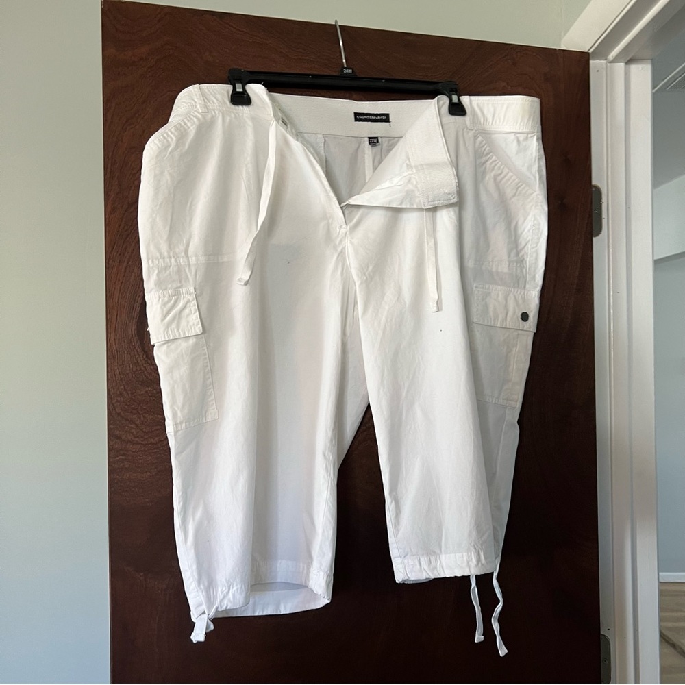 22w white capri short